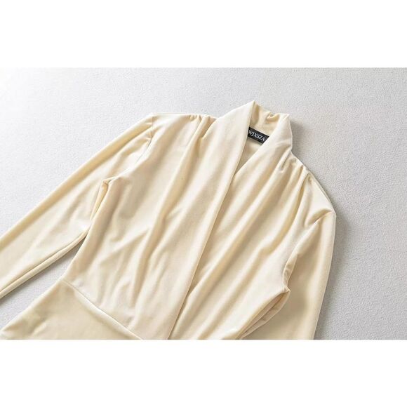 Cream velvet bodysuit. Spring cross v-neck long sleeve Size M NWT - Picture 4 of 5